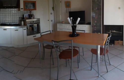 Angri Apartment | Apt in a Villa with Terrace on stunning Vesuvio View!