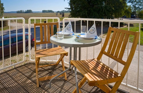Gollwitz Apartment | Apt. Inselglück - Cozy apartment just 500m from the natural beach of Gollwitz.