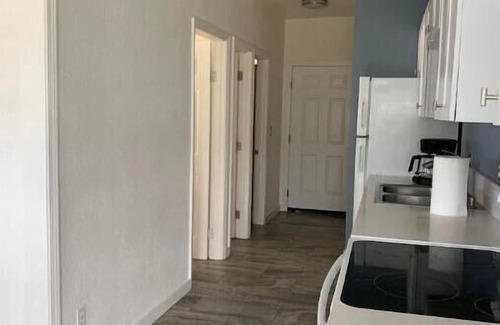 Hilo Apartment | Apt L-Downtown 2 bedroom apartment.