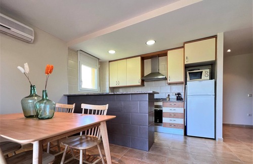 Bon Relax Apartment | Apt Laia, A/C, swimming pool, parking.