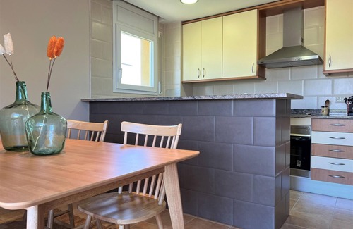 Bon Relax Apartment | Apt Laia, A/C, swimming pool, parking.