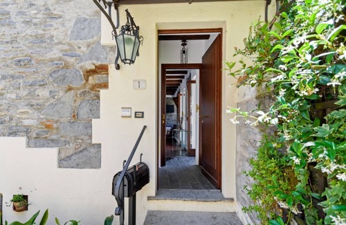 Carate Urio Apartment | APT lake view, vintage furnishings and unique atmosphere!