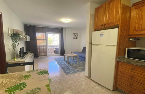 Vueltas Apartment | Apt. ManRey 1B - Ambar