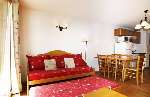 Orcieres-Merlette Apartment | Apt near the ski station 4/6 ppl, balcony, pool