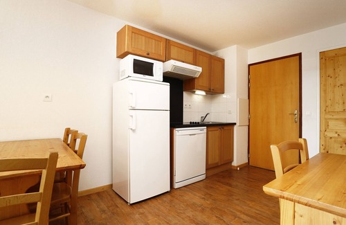 Orcieres-Merlette Apartment | Apt near the ski station 4/6 ppl, balcony, pool