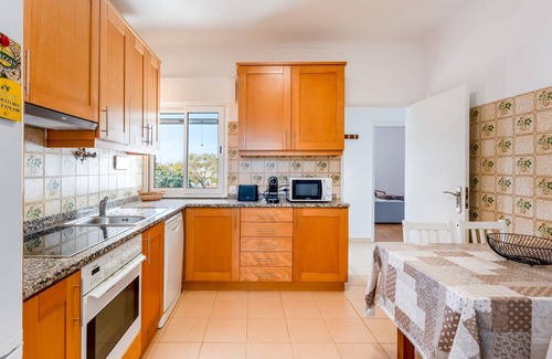 Albufeira Apartment | Apt T3 Luminoso c/Piscina Ferreiras by LovelyStay
