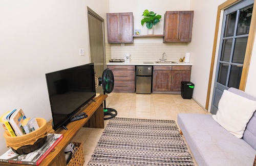 Vista Del Mar Apartment | Apt w/complimentary ride to airport -Ladyville Lam