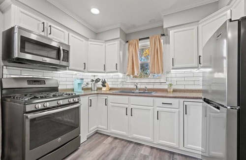 Fort Wayne Apartment | Apt w/King Bed, Free Parking, by Electric Works!