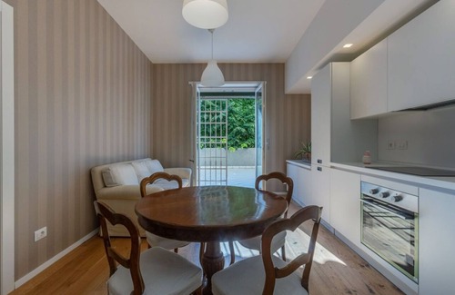 Historic Center Apartment | Apt w/Terrace 10 min walk from Piazza S.Stefano x4