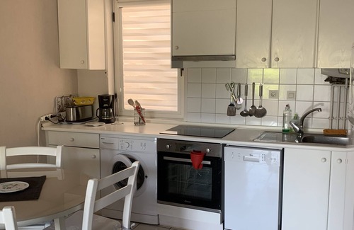 Hendaye Apartment | APTARTAMENTO OF 45 M2 WITH PARKING AND WIFI. 30 m. of the beach