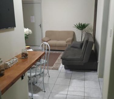 Simoes Lopes Apartment | Apto 2 quartos, cond fechado, com vaga, 4º andar por escadas