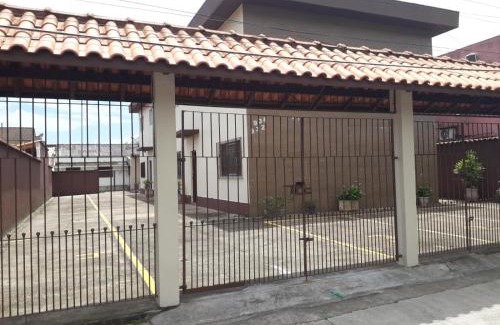 Centro Apartment | Apto no Centro de Bertioga, próx a Praia da Enseada e da Balsa com acesso a Prainha Branca, Acomoda até 6 pessoas