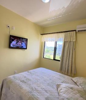 Piratuba Apartment | Apto Violetas na Janela- 1 suíte climatizada- à 50m do Parque Termal!