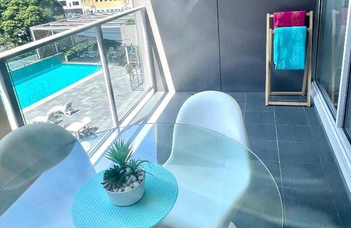 Newcastle Apartment | AQUA 306 POOLSIDE Luxury Apartment , Honeysuckle, NEWCASTLE FREE Parking