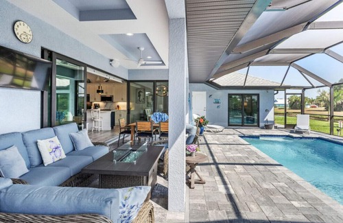 Pinehurst House | Aqua Bliss near Englewood Beach