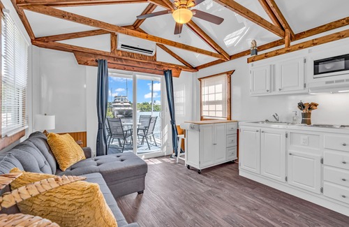 Marathon Boat Rental | Aqua Lodge Rentals At Coconut Cay