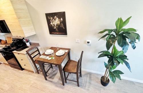 Downtown Des Moines Apartment | Aqua Loft Comfort