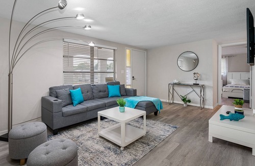 Regency Park House | Aqua Paradise House