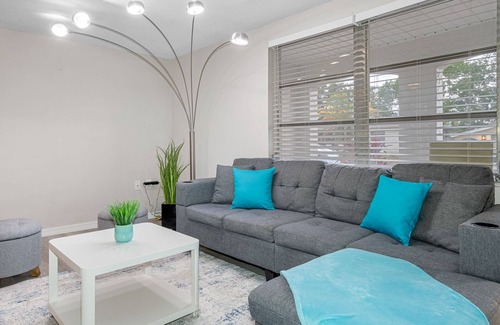 Regency Park House | Aqua Paradise House