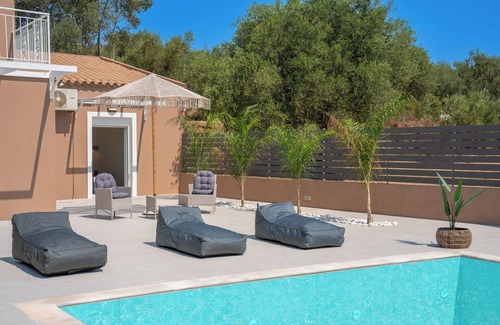 Pesada Villa | Aqua View Villa in "Pessada" 5min From Beach