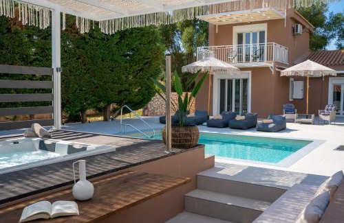 Pesada Villa | Aqua View Villa Pessada