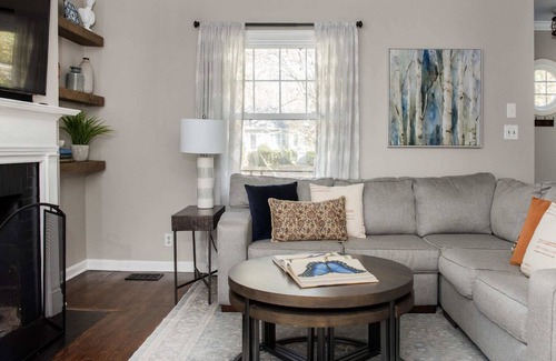 Lindridge-Martin Manor House | Aqua Villa Summary: T