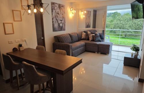 Villeta Apartment | AquaLuxe Apto, Aire-Acondicionado, balcon, cocina - hasta 7 Personas