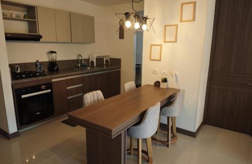 Villeta Apartment | AquaLuxe Apto, Aire-Acondicionado, balcon, cocina - hasta 7 Personas