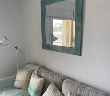 Sant Feliu de Guixols Apartment | Aquamarine Sant Feliu en la playa con patio
