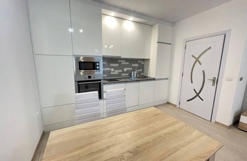 Varna Apartment | Aquarelle - city forest chill