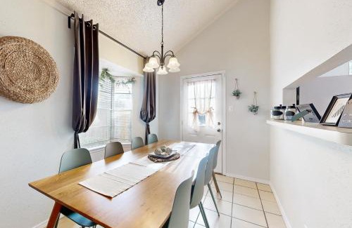 Oak Creek House | Aquatic Adventures