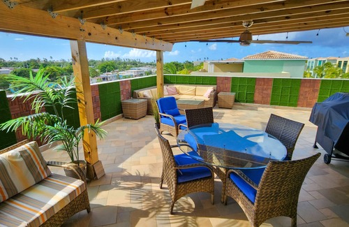Las Carreras Apartment | Aquatika Minimalist Penthouse/roof top/Beach/Pools/20 mins to El Yunque
