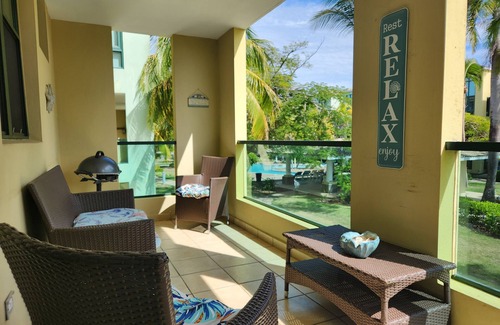 Mediania Alta Apartment | Aquatika Seashell Retreat/Beach/pools/king Bed/20 mins El Yunque