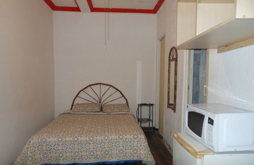 La California Hotel | Ara Macao Inn