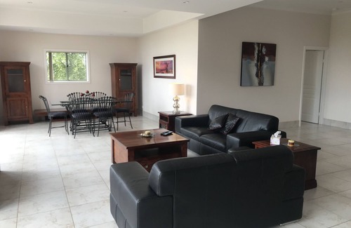 Parkesbourne House | *Arabella Guest House*