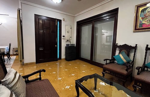 DLF Phase 3 House | Aradhay Villa- Charming 3 BR house with WiFi and AC in gorgeous Gurugram