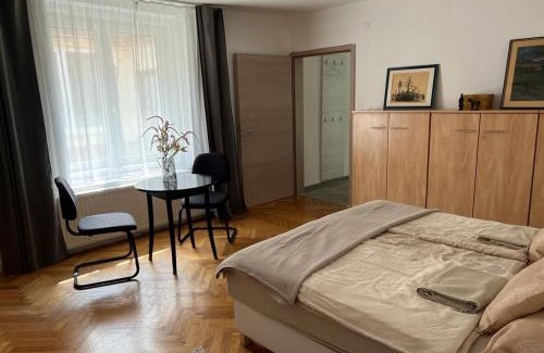 Pecs Apartment | Aradi 6 Apartman Pécs