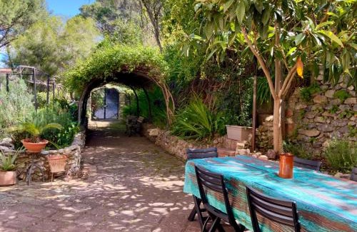 Bindua House | AragoniteAzzurra Casa Vacanza