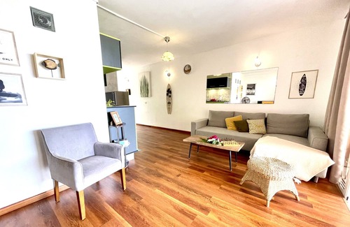 Paea Condo | Arahea Lagoon flat, beachfront with pool facing the sunset, Wi-Fi - A/C