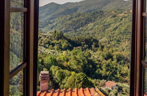 Aramo House | AramoVerdenTuscan house in the heart of green hills in a medieval village