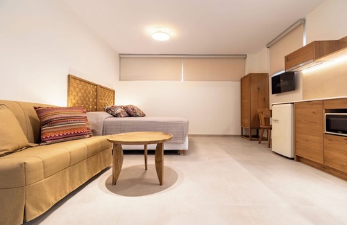 Tolo House | Arancia Elegant Rooms and Suites