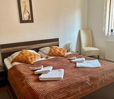 Sindominic Bed & Breakfast | Aranykakas étterem és panzió