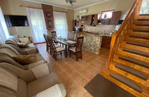 Berzence House | Aranypatkó Vendégház Lovasudvar