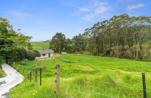 Ramarama House | Ararimu Holidays - Drury Holiday Home