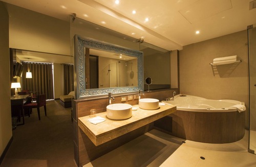 Petit Jean Ocharan Hotel | Arawi Miraflores Prime