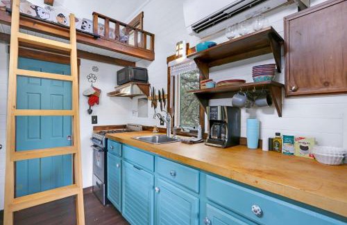 Dripping Springs House | Arbor House of Dripping Springs - Hound Hollow