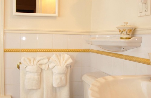 East Marion Bed & Breakfast | Arbor View House B&B