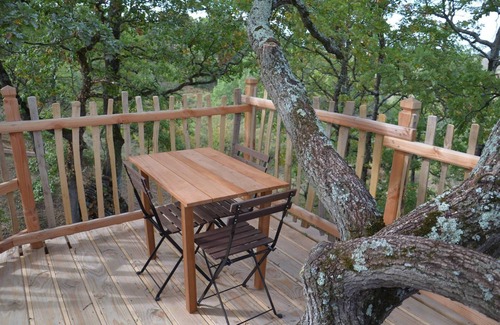 Peyrissas House | ARBRAKABANE, perched huts and caravans