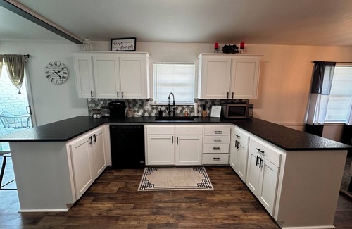 South Tulsa House | Arcade Poker & Games- Pet Friendly! Sleeps 9! 2 living areas - Fully Remodeled!