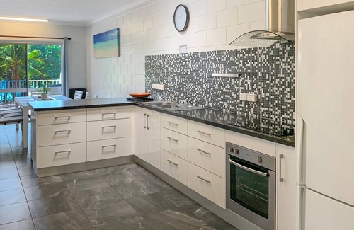 Arcadia Apartment | Arcadia Beach Unit 3 - Beachfront Holiday